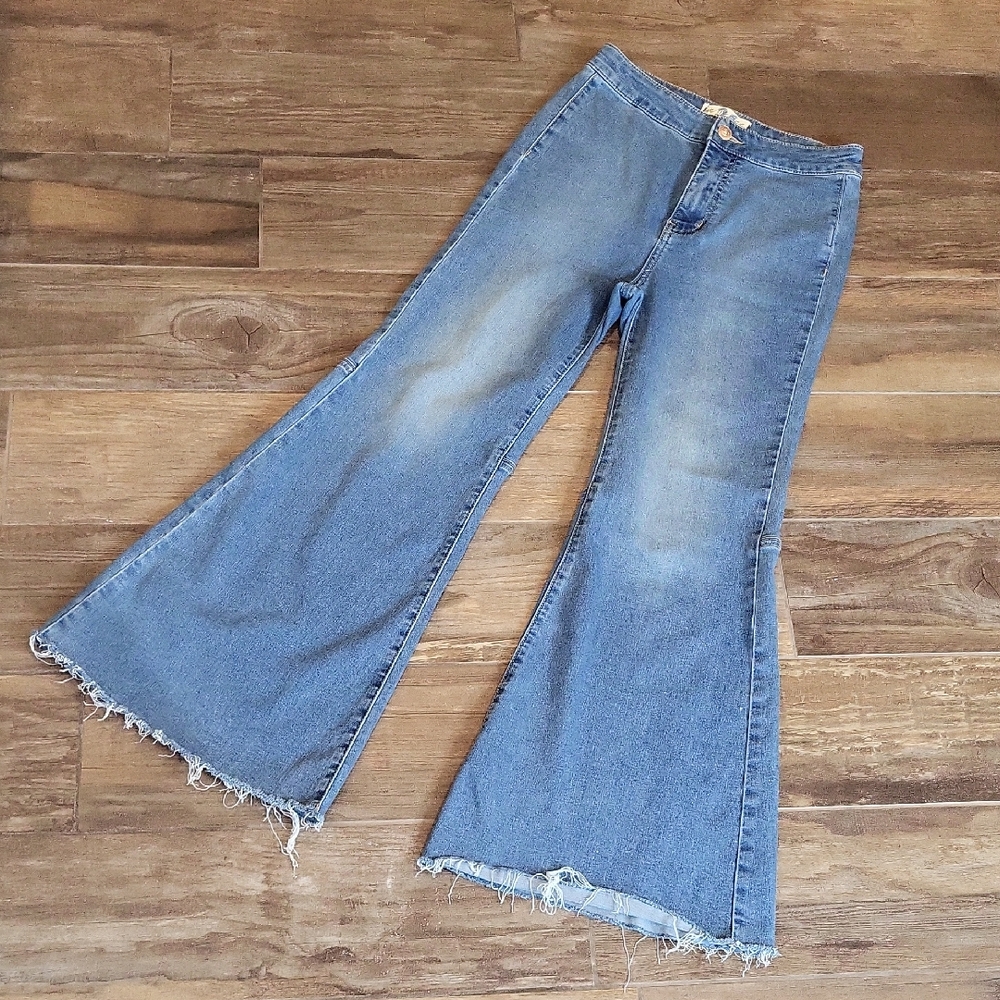 We The Free Lightly Distressed High Rise Flare Bell Bottom Jeans, Size 26 Short